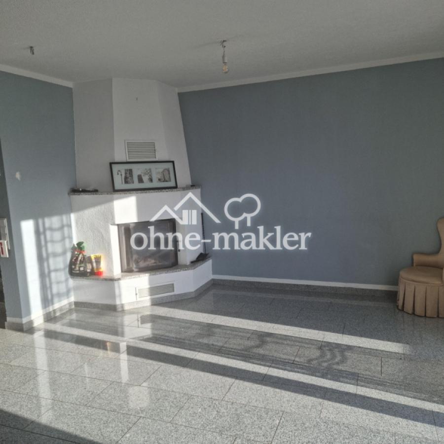 Offener Kamin im Wohnzimmer