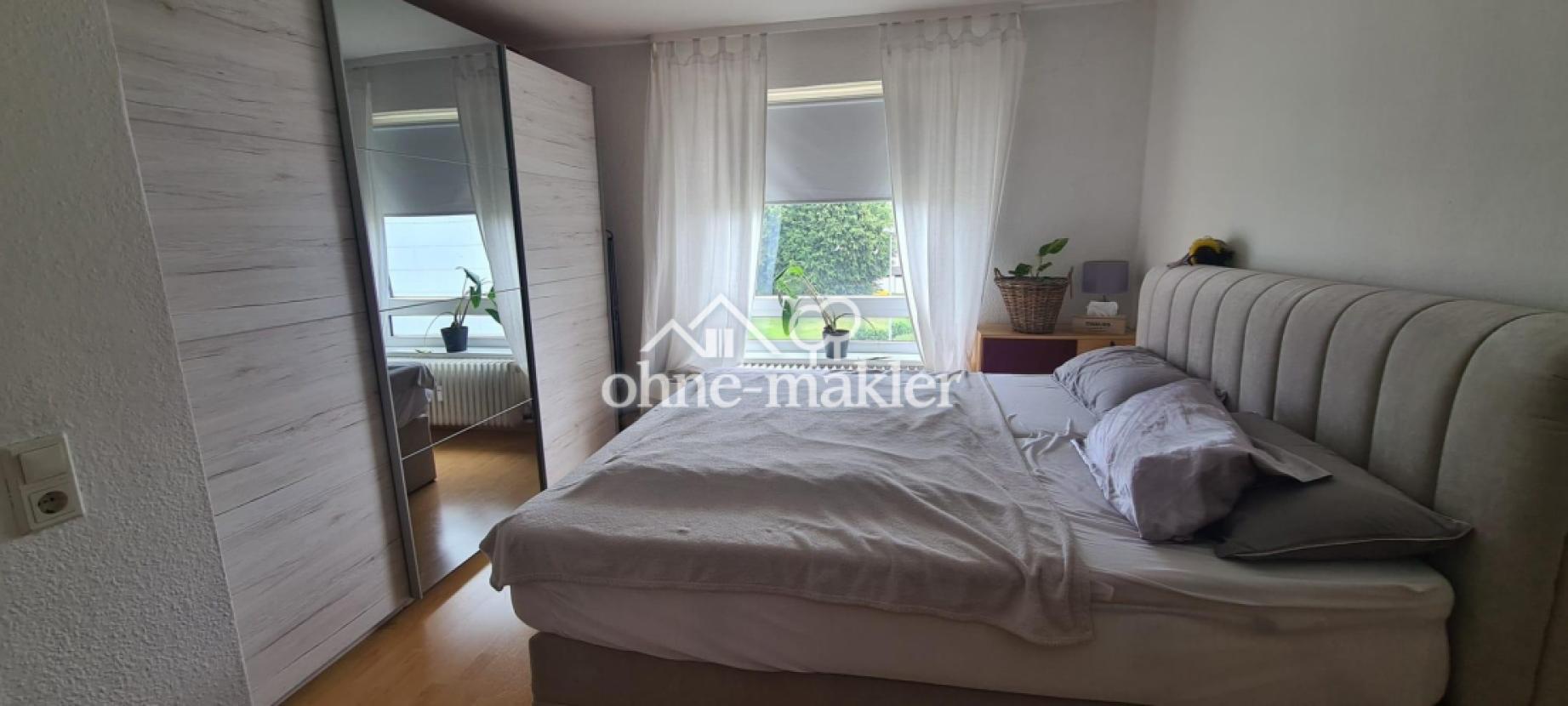 Schlafzimmer Bild 1