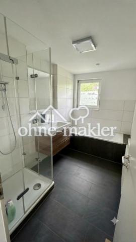 Bad 2 mit Wanne + Dusche