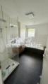 Bad 2 mit Wanne + Dusche