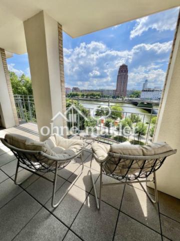 Südbalkon mit Blick auf Main