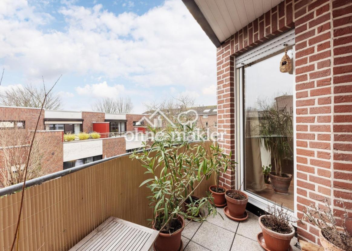 Balkon, 2 Zugänge Sonnenlage