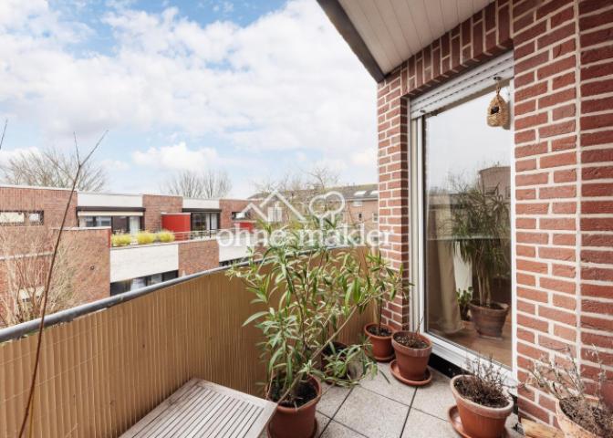 Balkon, 2 Zugänge Sonnenlage