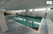 Schwimmbad im Hauptgebäude