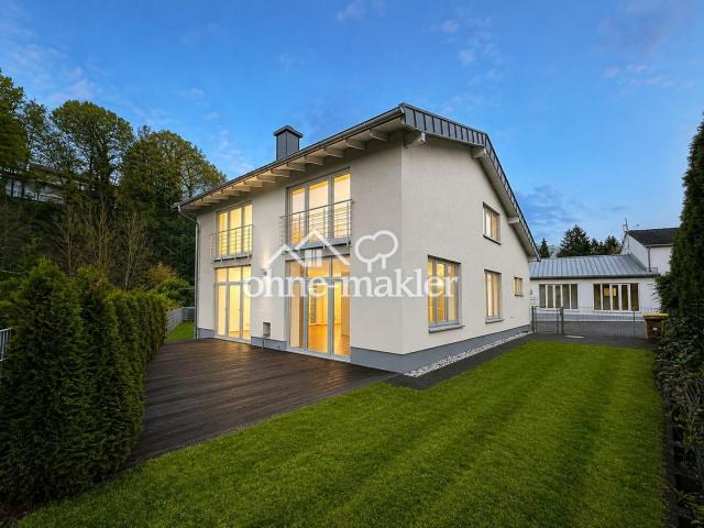  Wohnhaus Abendstimmung