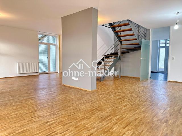 Blick zur Treppe/Flur