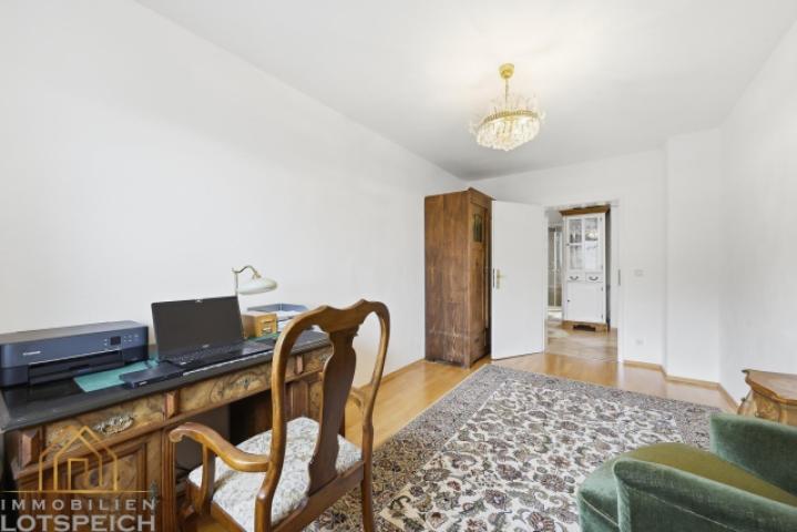 Kind_Büro_Gast
