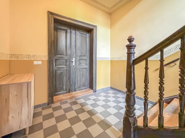 Wohnungseingang im Hochparterre