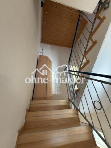 5e_6d_Treppenhaus Eckschrank