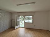 Wohnzimmer mit Balkon