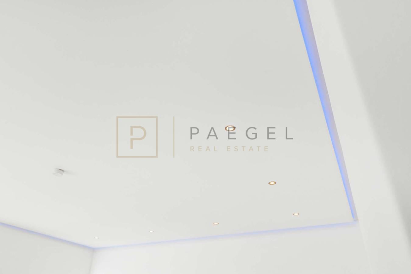 farbige Lichtinstallation