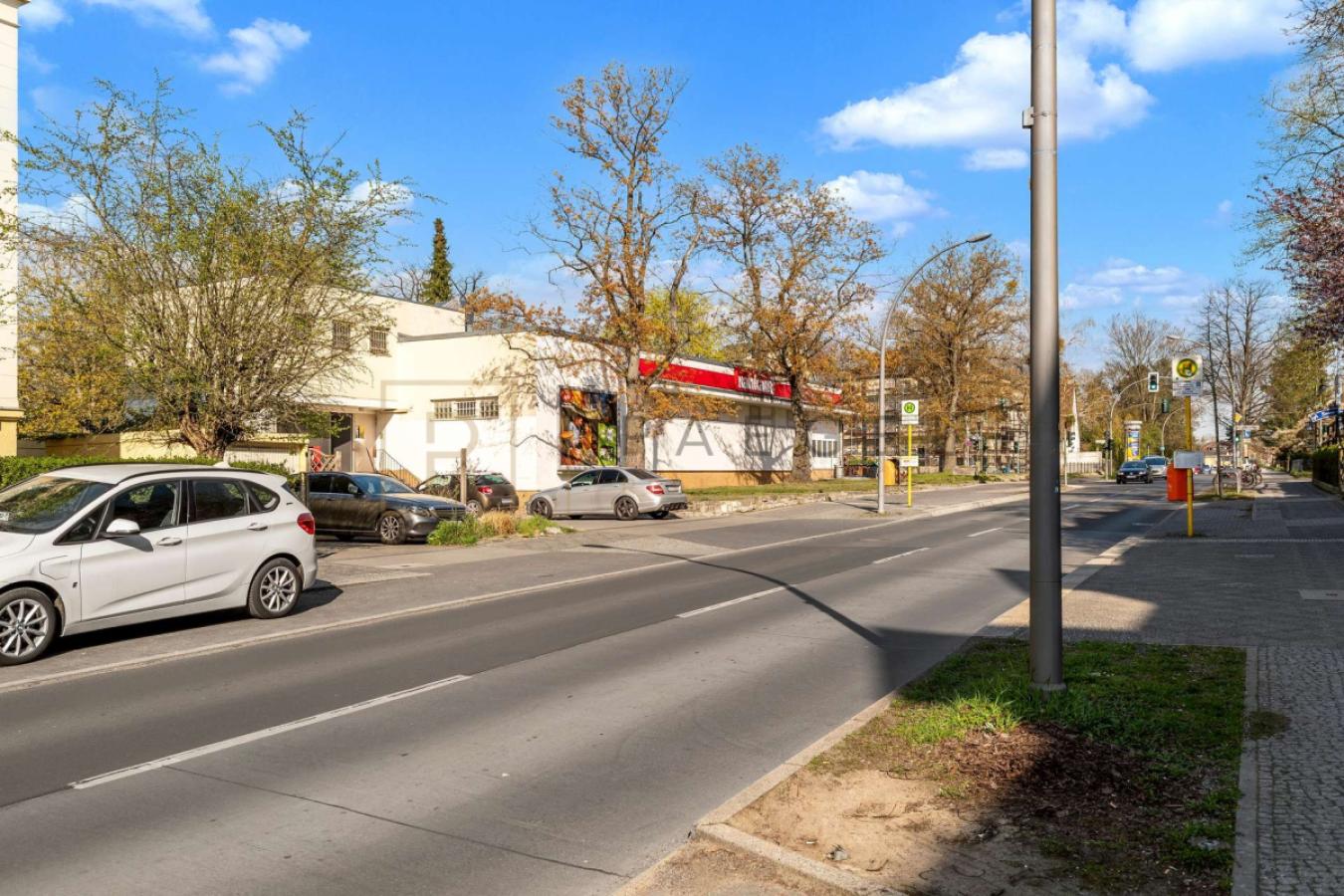 Einkaufsmöglichkeit ein Haus weiter