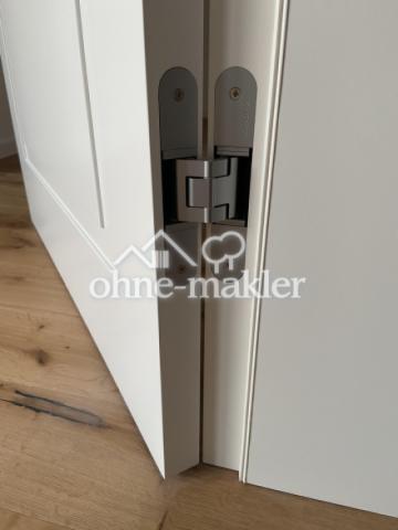 Türdetail verdeckte Scharniere