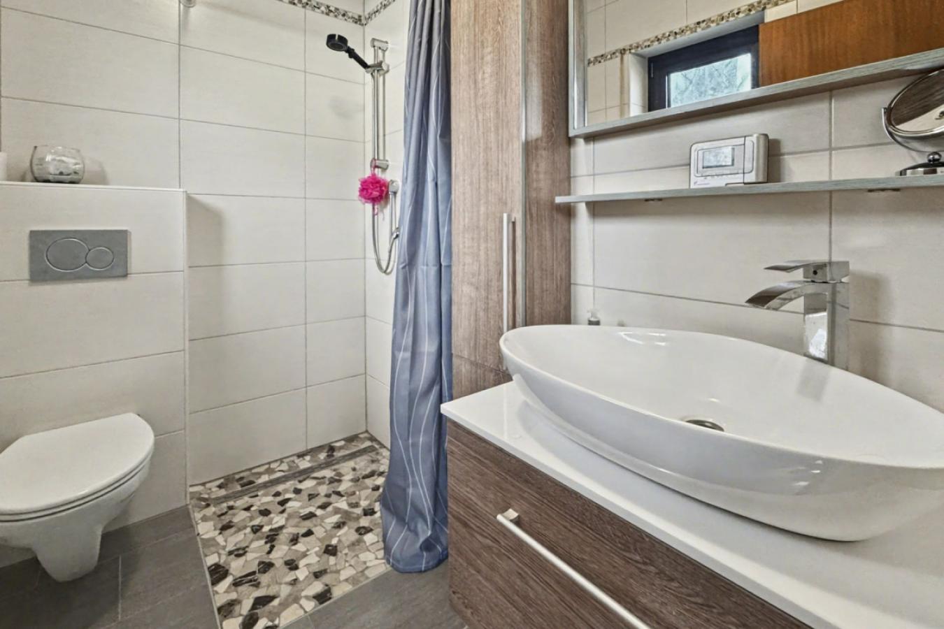 Badezimmer Erdgeschoss (2)