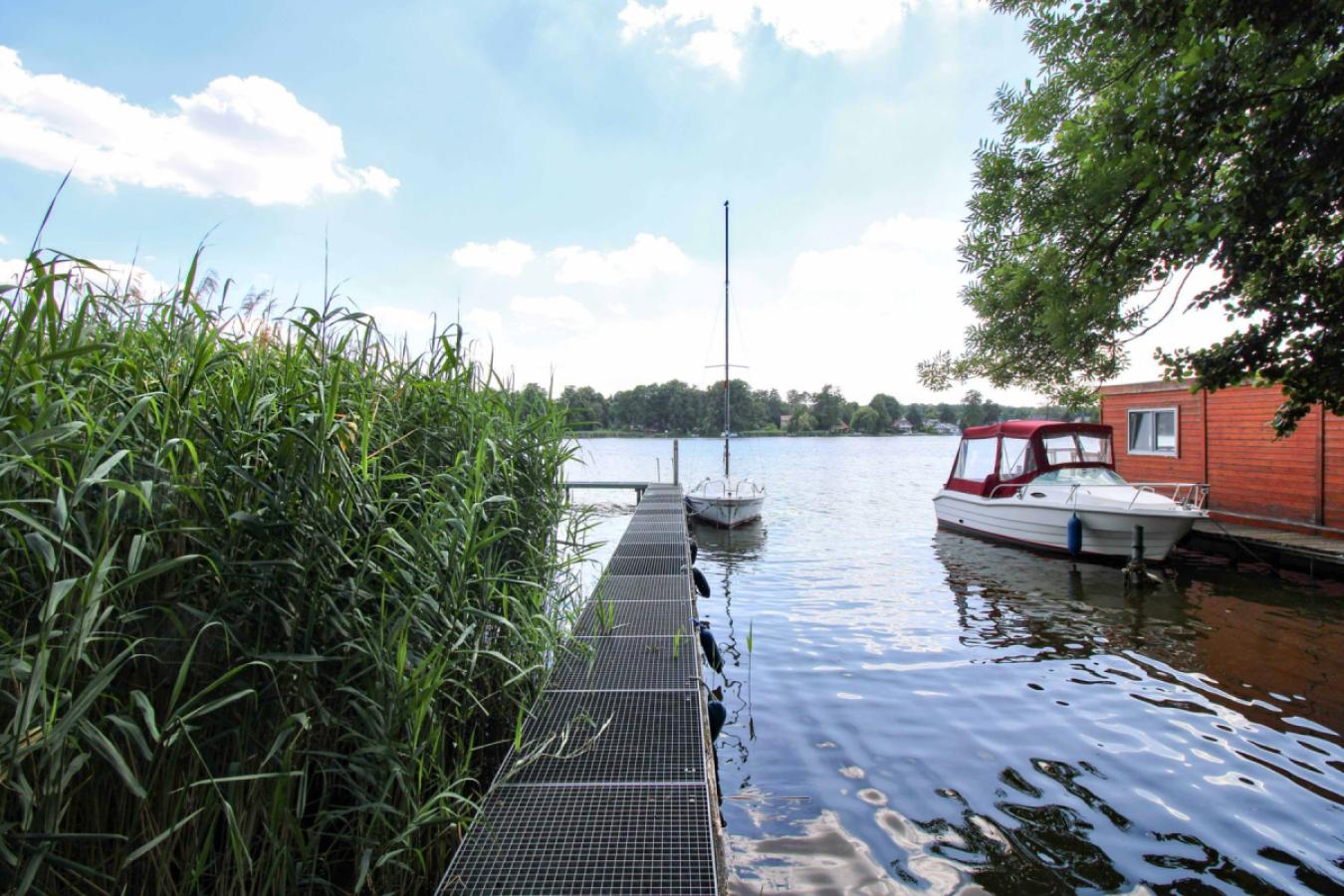 Privater Steg am Wasser