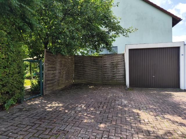 Garage + Stellplatz