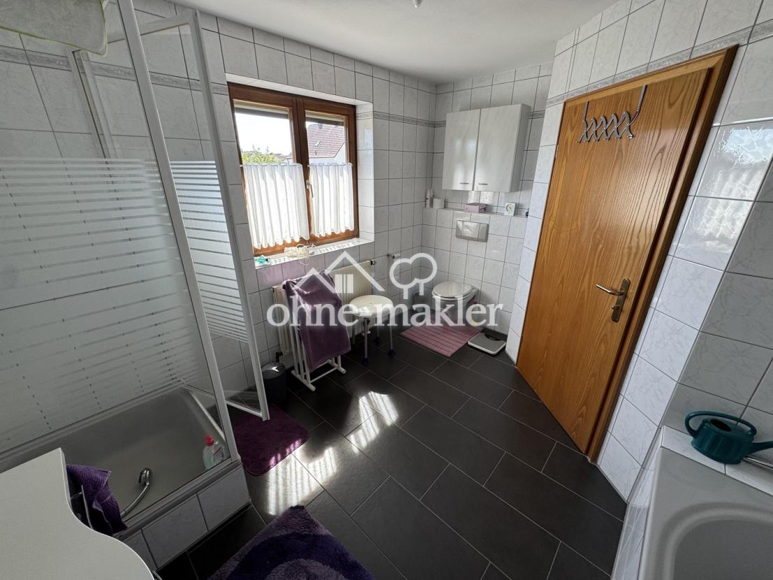OG Badezimmer Rückseite