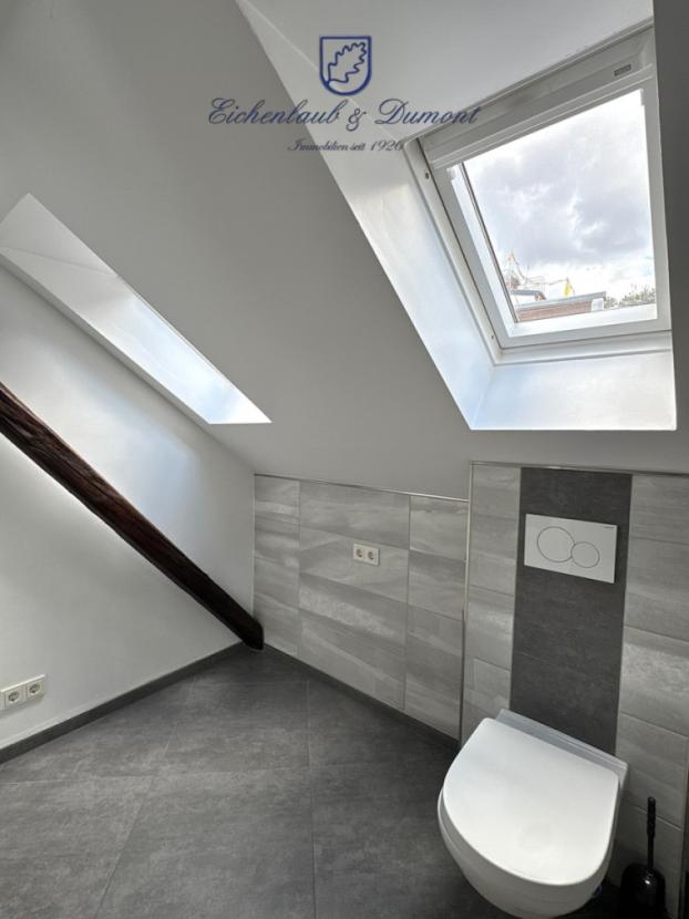 WC mit Waschmaschinenanschluss OG