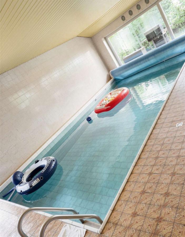 Schwimmbad - in action