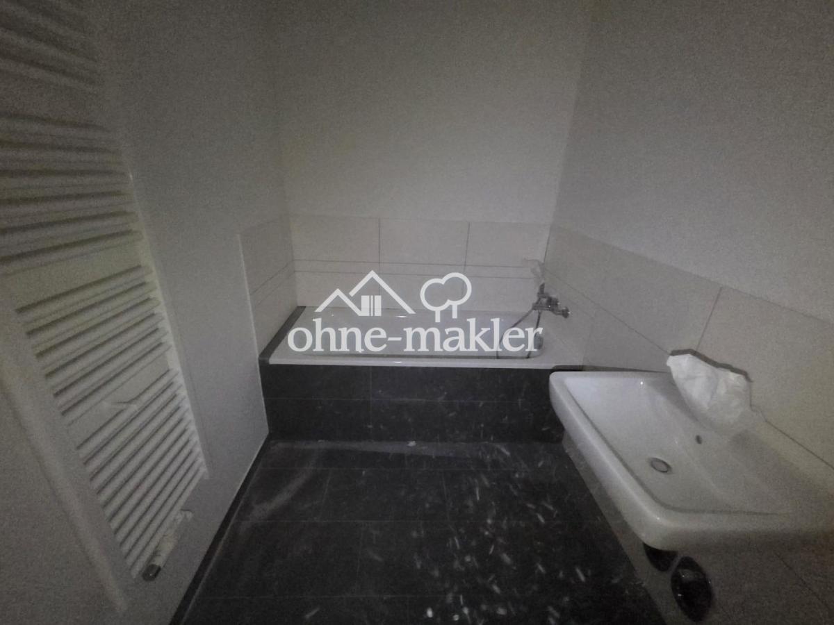 Bad (mit Dusche)
