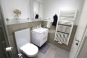 Modernes Duschbad