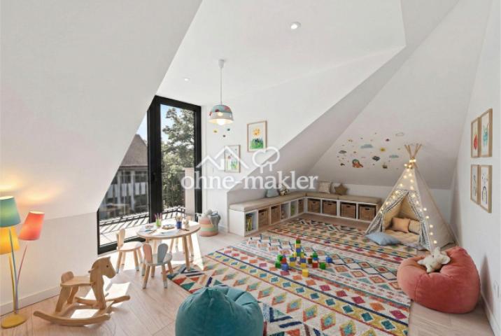Kinderzimmer mit Balkon im DG