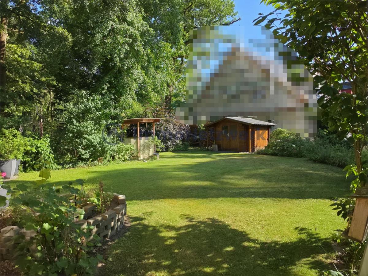 08 Garten mit Laube