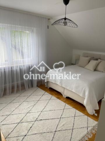 Geräumiges Schlafzimmer