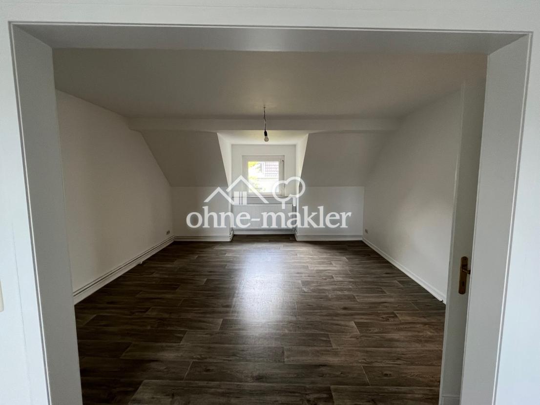 Wohnzimmer Strassenseite