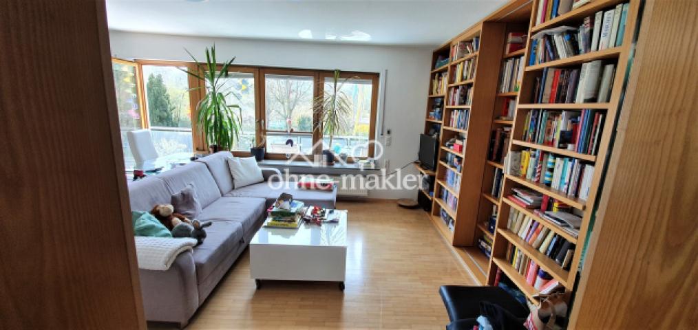 Wohn- und Arbeitszimmer