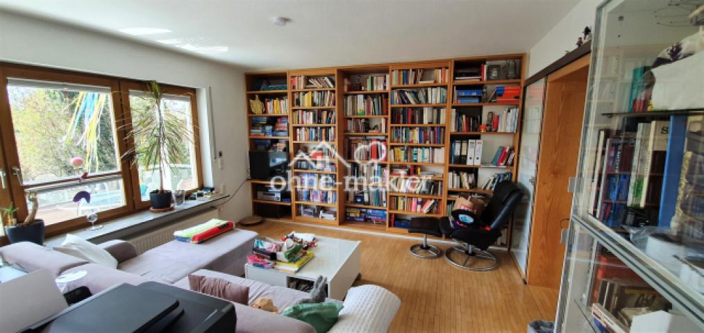 Wohn- und Arbeitszimmer