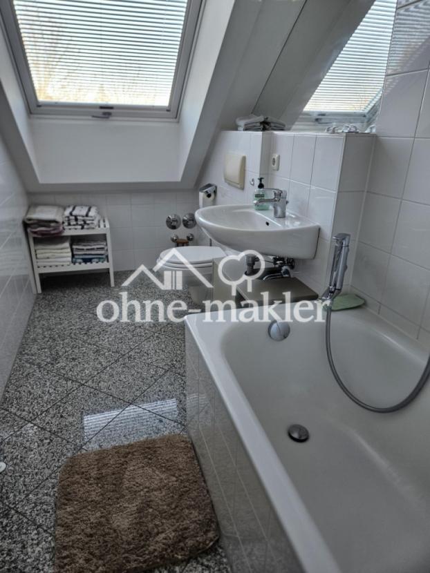 Bad mit Badewanne