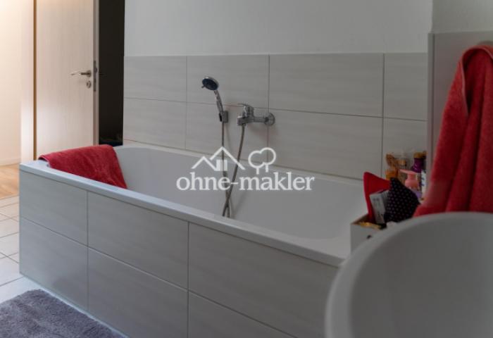 Bad mit Wanne