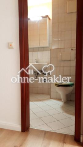 Flur und Badezimmer
