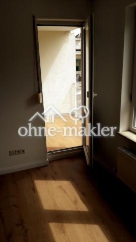 Wohnzimmer und Balkon