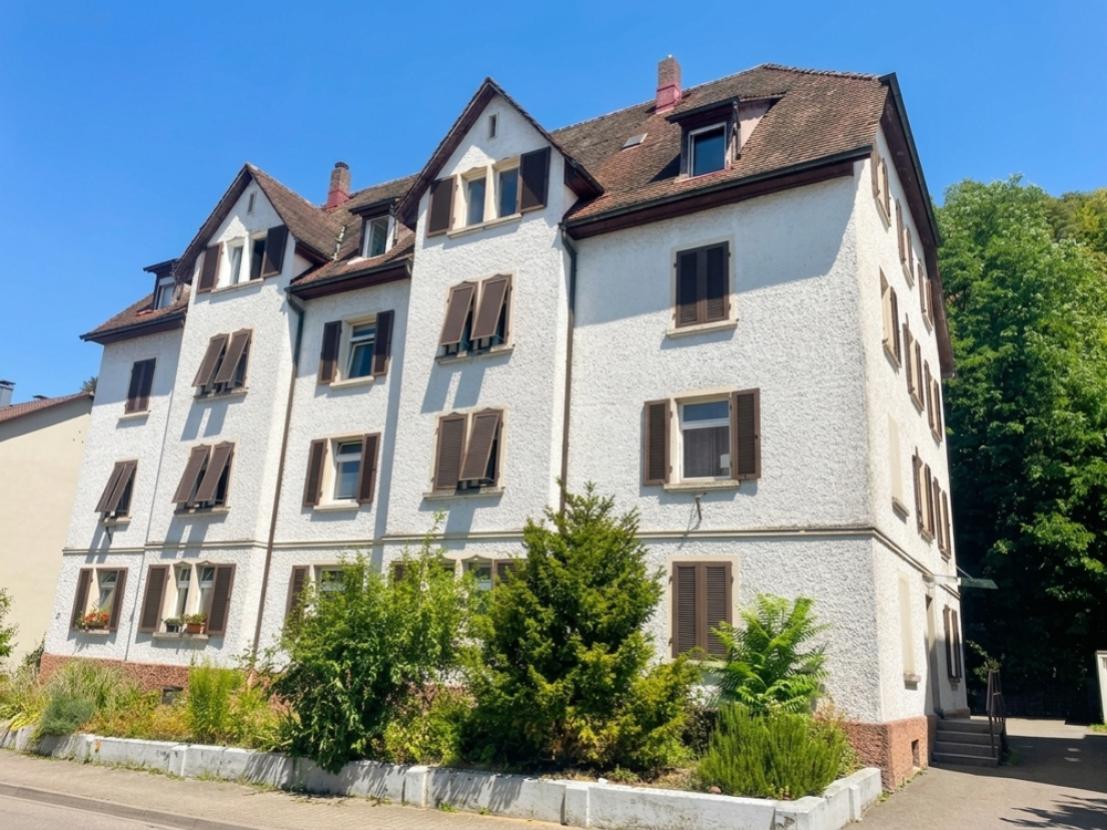 Außenansicht - Fassade zur Straßenseite