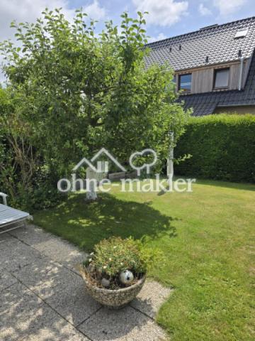 Südlage mit Apfelbaum