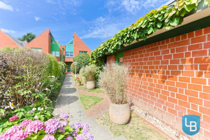 Zuwegung zum Haus 