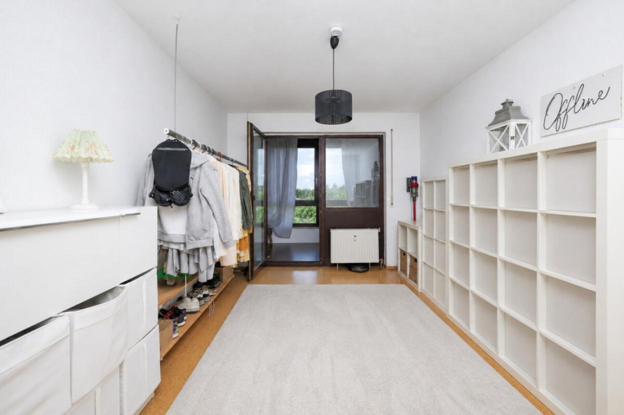 Ankleide / Kinderzimmer mit Wintergarten