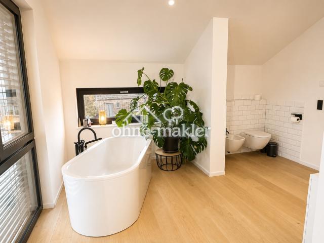 Wellnessbad mit Badewanne