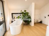 Wellnessbad mit Badewanne