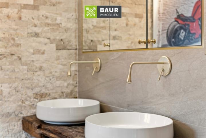Bad en Suite mit hochwertigen Armaturen