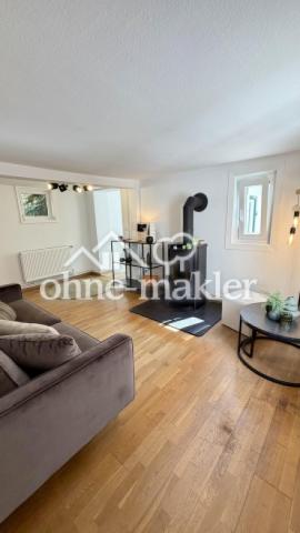 Wohnzimmer mit Kamin