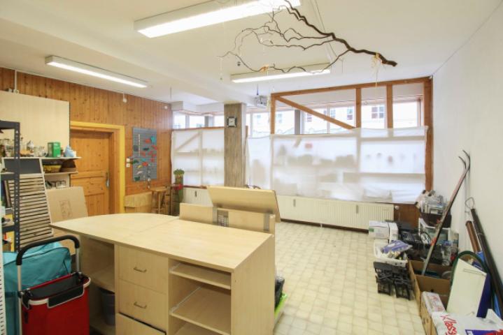 Gewerbe mit Schaufenster EG