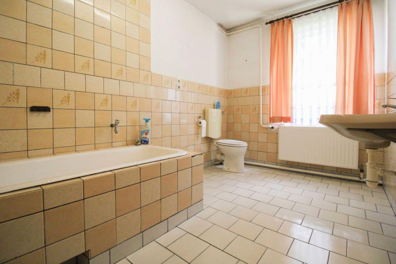 Badezimmer EG