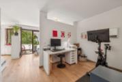 Büro (Blick zum Wohnzimmer)