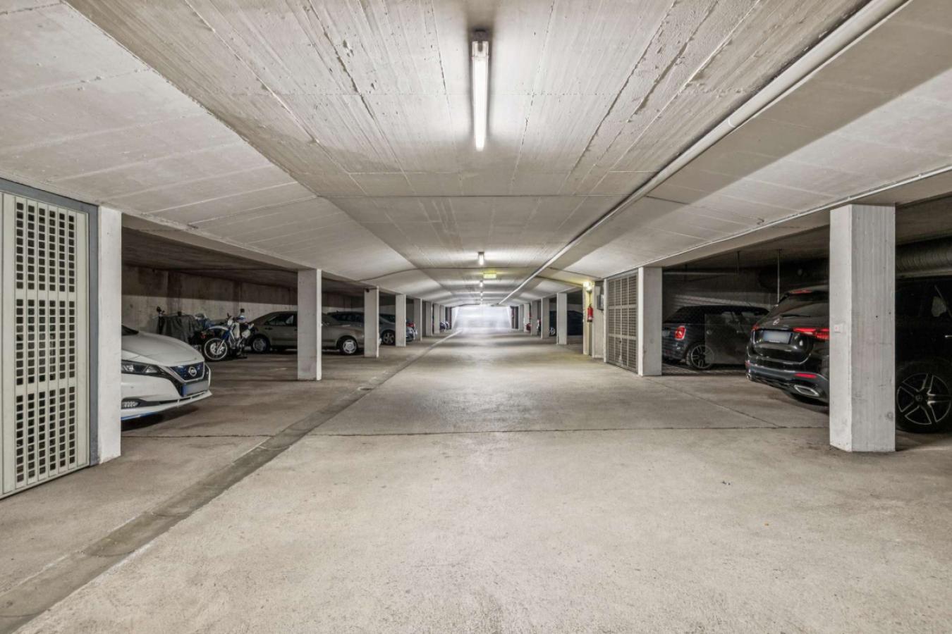 Tiefgaragenstellplatz