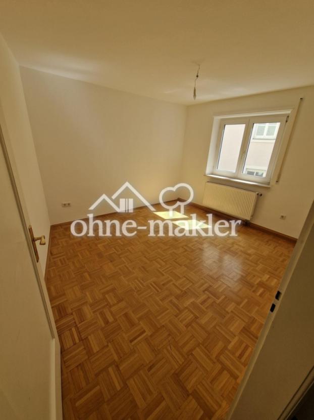 Kinderzimmer / Homeoffice
