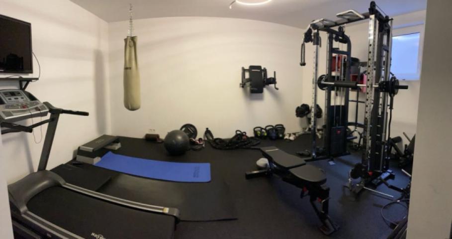 Fitnessraum UG