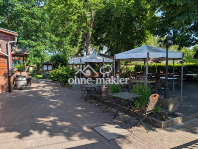 und integriertem Biergarten